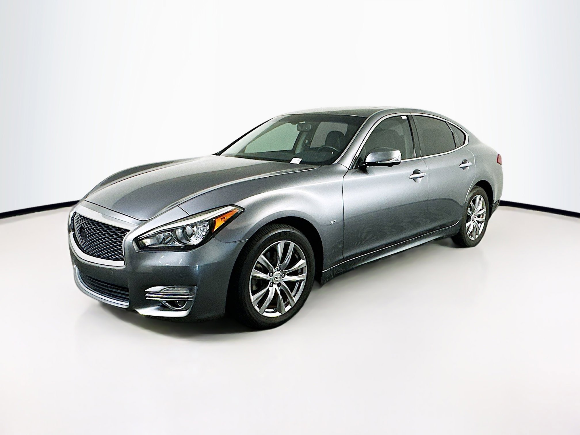 Used 2015 INFINITI Q70 3.7 image 3