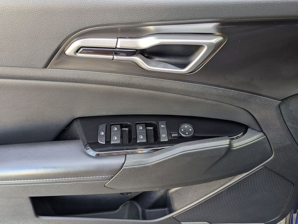 Used 2023 Kia Sportage EX image 6