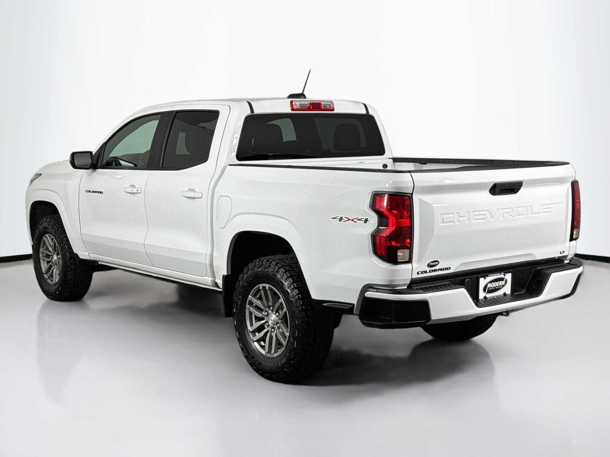 Used 2023 Chevrolet Colorado LT image 9
