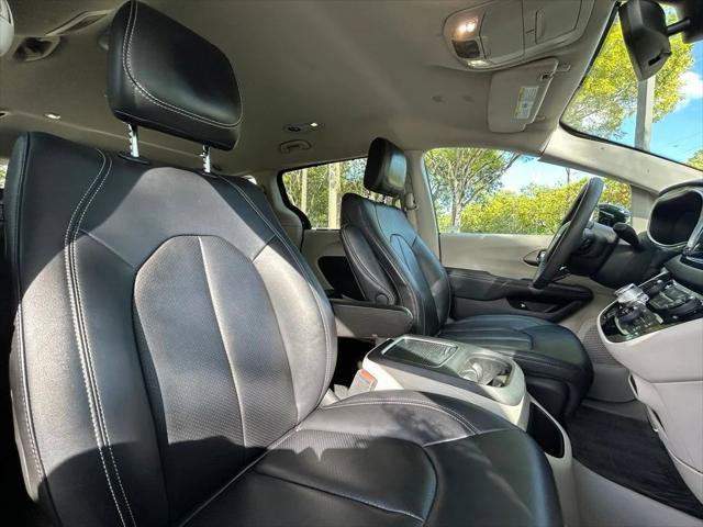 Certified 2024 Chrysler Pacifica Touring-L FWD image 31