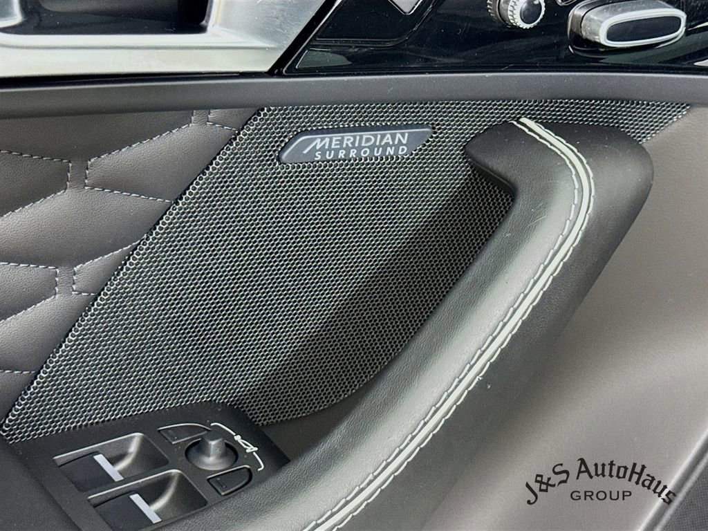 Used 2017 Jaguar F-TYPE SVR image 24