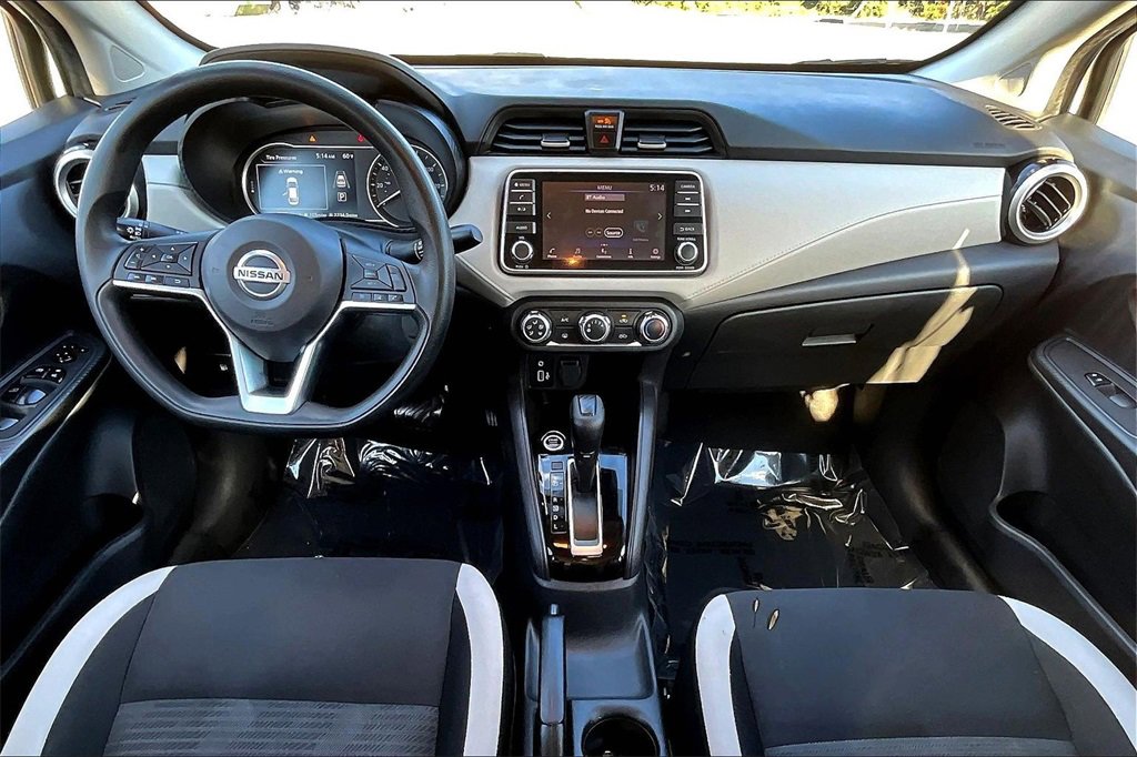 Used 2022 Nissan Versa SV image 8