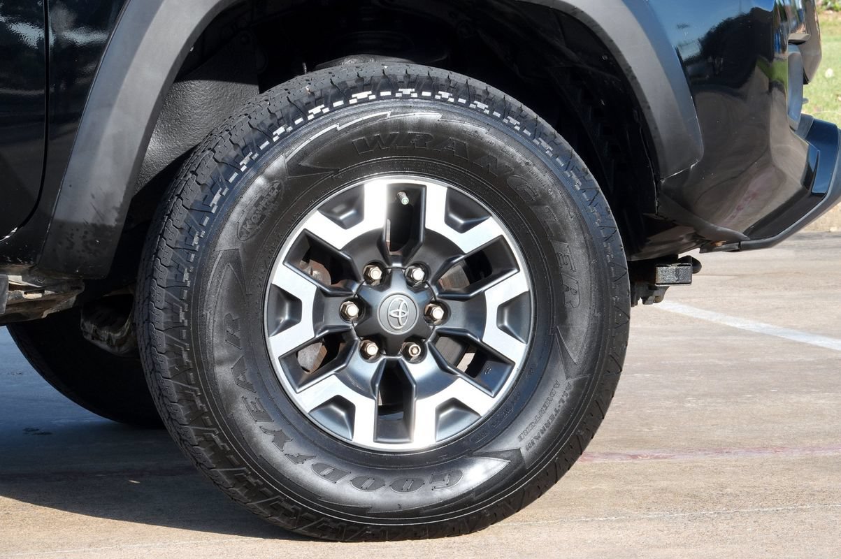 Used 2016 Toyota Tacoma TRD Off-Road AWD/4WD image 31
