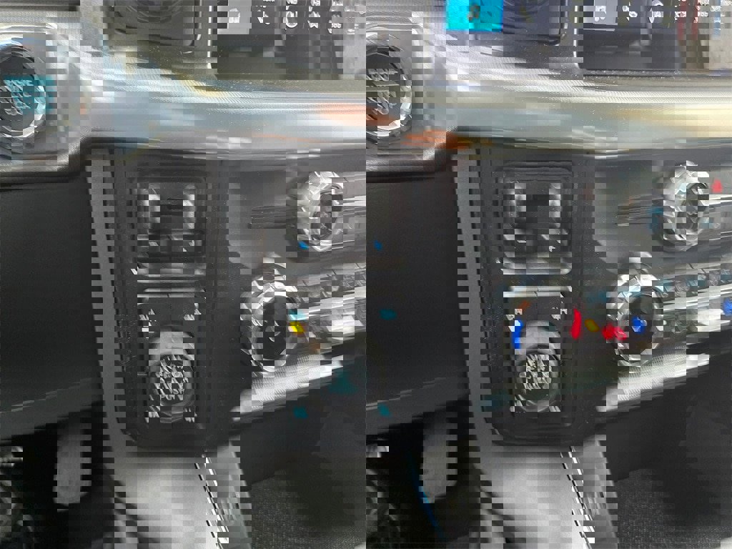 New 2025 Ford F150 Lariat w/ Equipment Group 501A Mid image 17