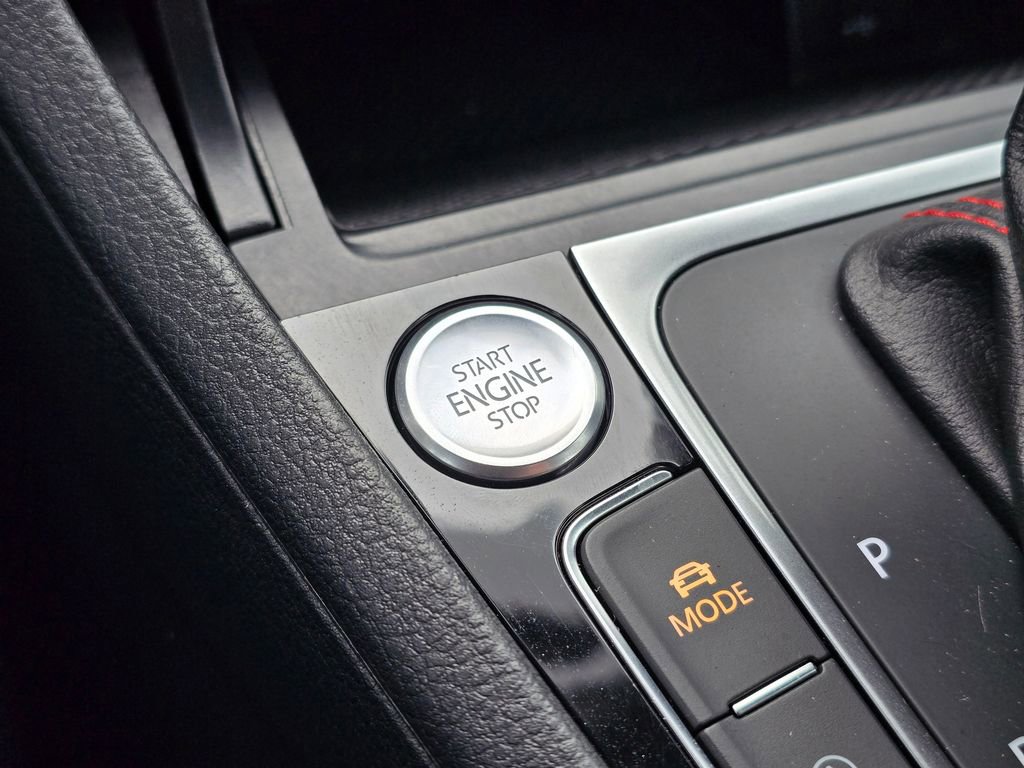 Used 2018 Volkswagen GTI SE w/ SE Leather Package image 34