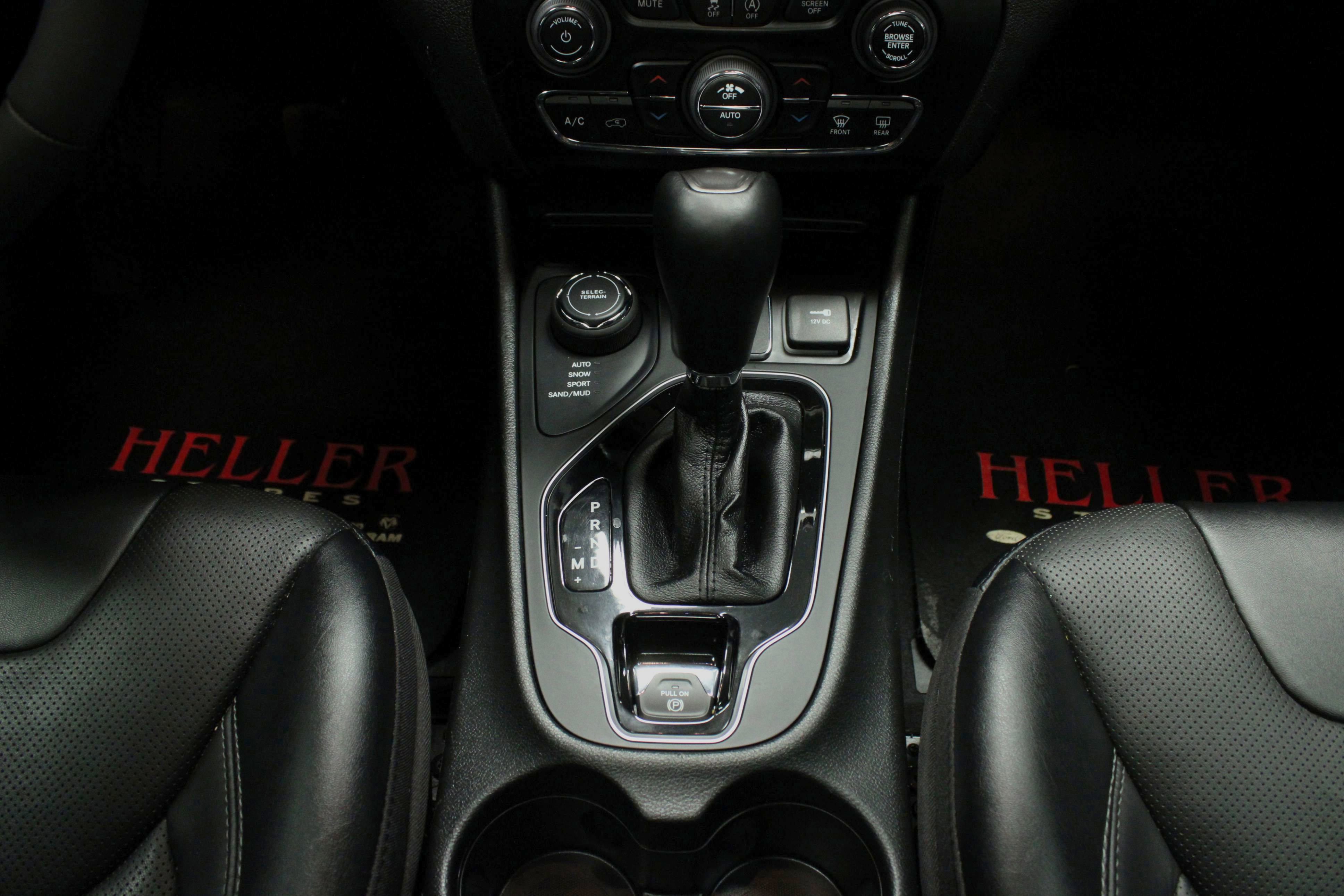 Used 2023 Jeep Cherokee Altitude Lux w/ Lux Elite Package image 21