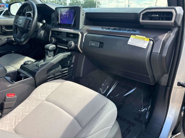 Used 2025 Toyota Tacoma SR5 AWD/4WD image 17