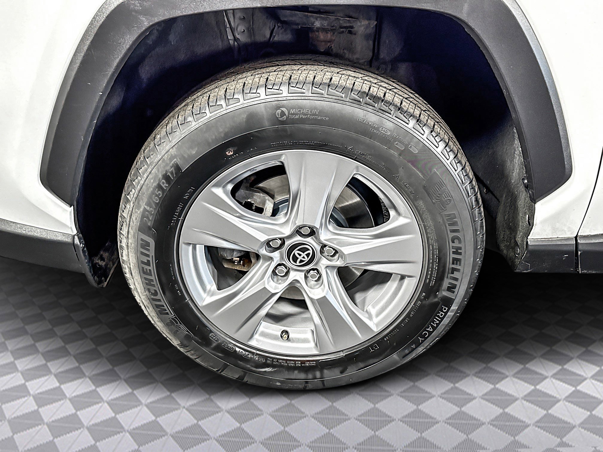 Used 2022 Toyota RAV4 XLE image 38