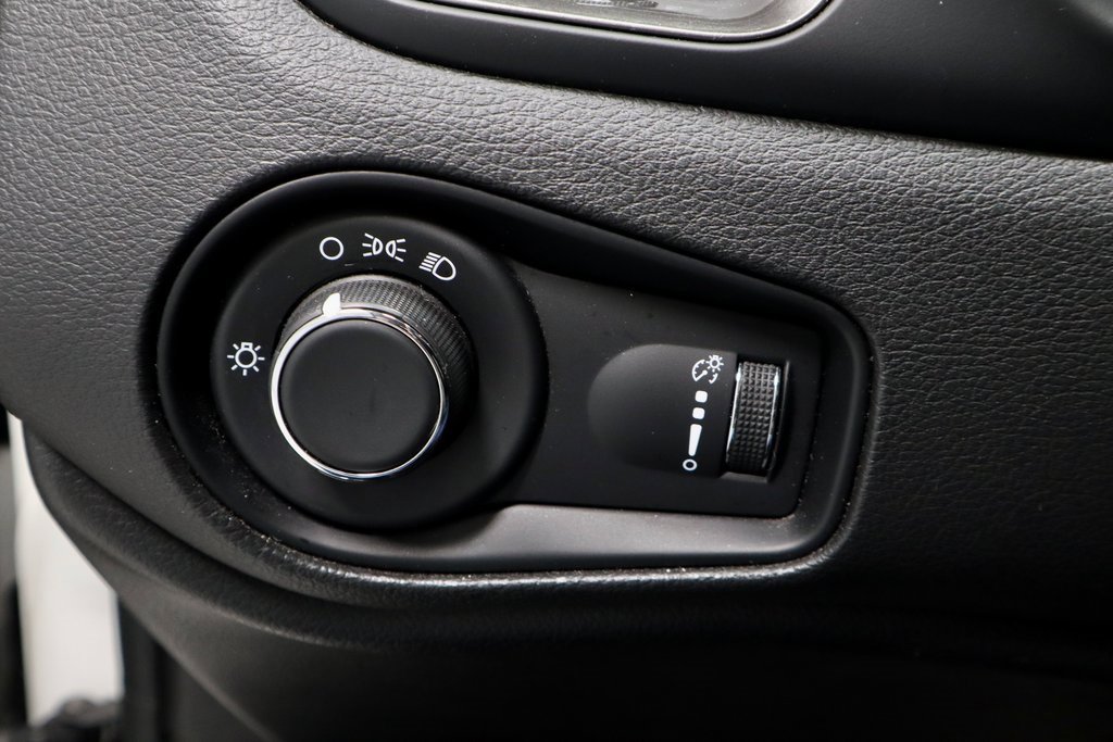 Used 2023 Jeep Renegade Latitude image 27