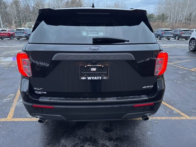 Used 2023 Ford Explorer XLT w/ Equipment Group 202A image 7