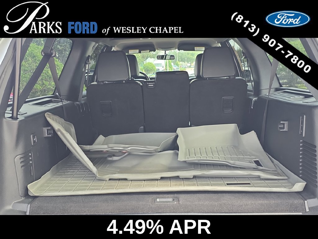 Used 2017 Ford Expedition EL XLT w/ Equipment Group 202A RWD image 9