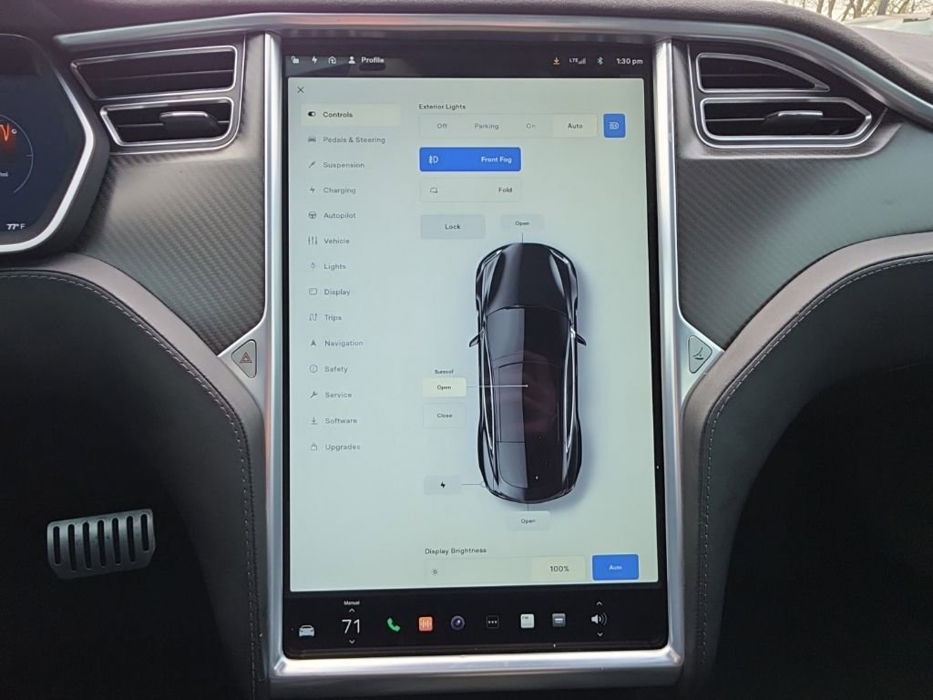 Used 2015 Tesla Model S 85D image 24