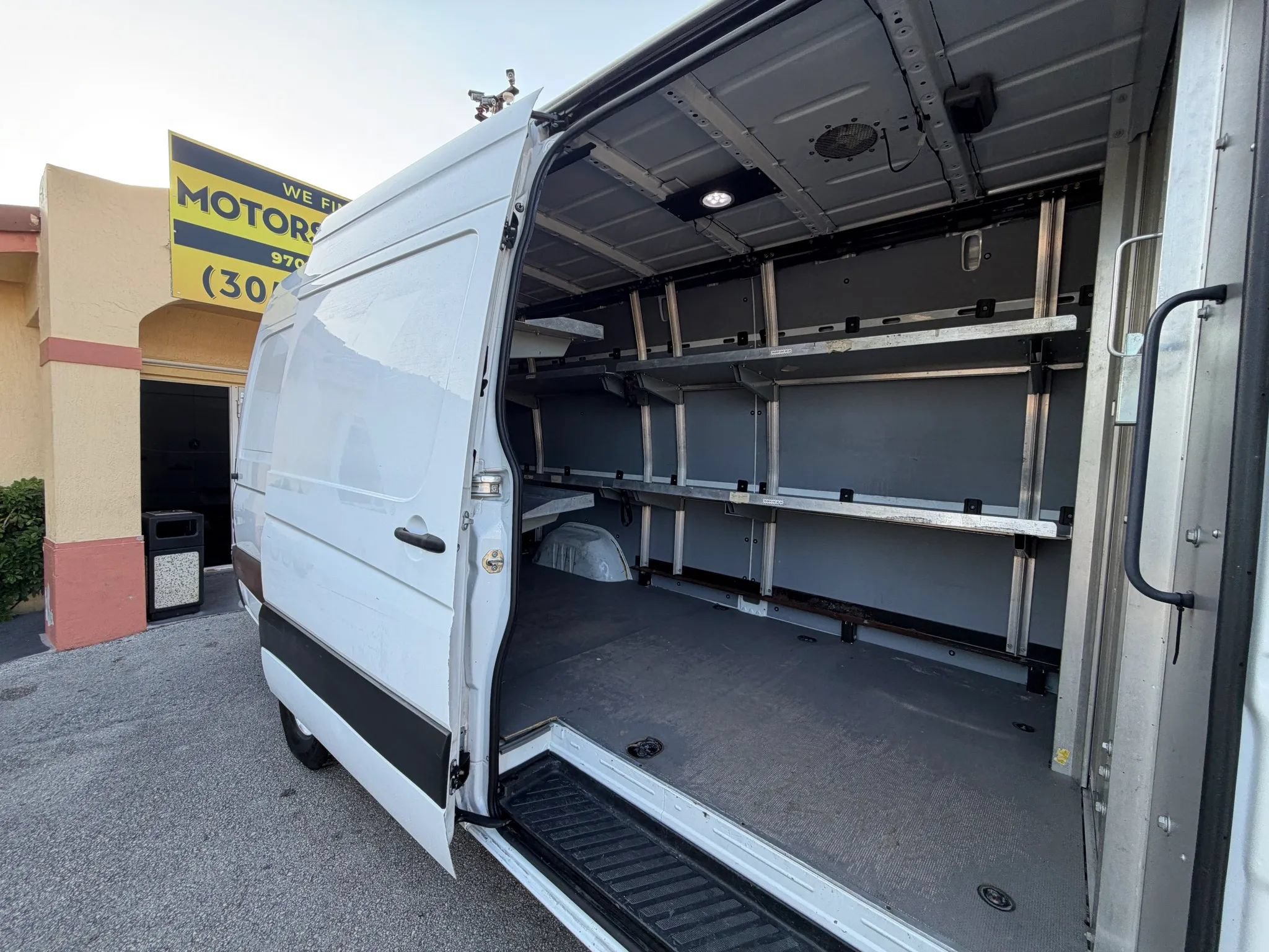 Used 2012 Mercedes-Benz Sprinter 2500 image 9