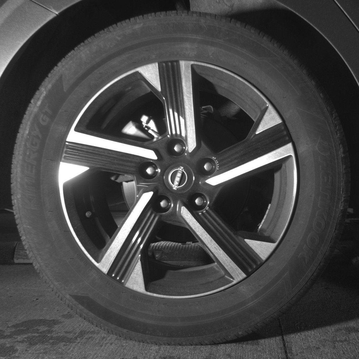 Used 2025 Nissan Sentra SV FWD image 15