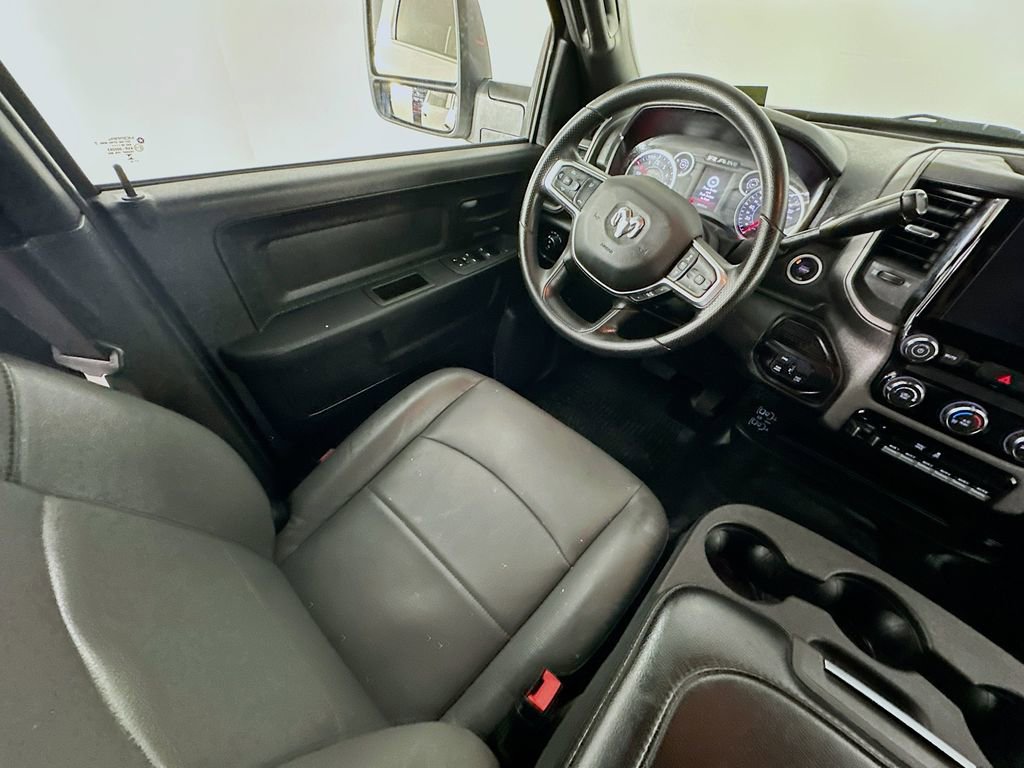Used 2025 RAM 3500 Tradesman w/ Chrome Appearance Group AWD/4WD image 9