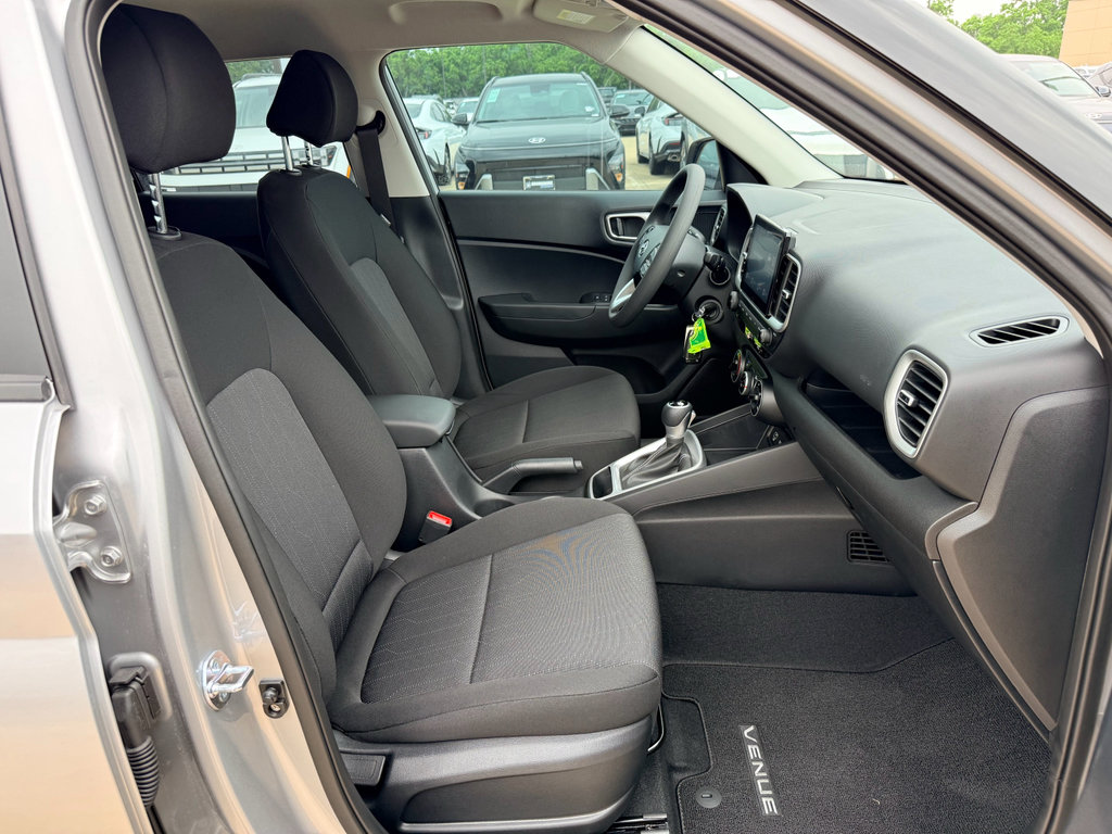 Used 2026 Hyundai Venue SE FWD image 11