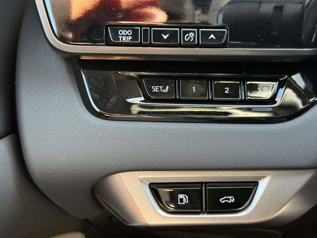 Used 2025 Lexus RX 350 Premium w/ Convenience Package AWD/4WD image 24