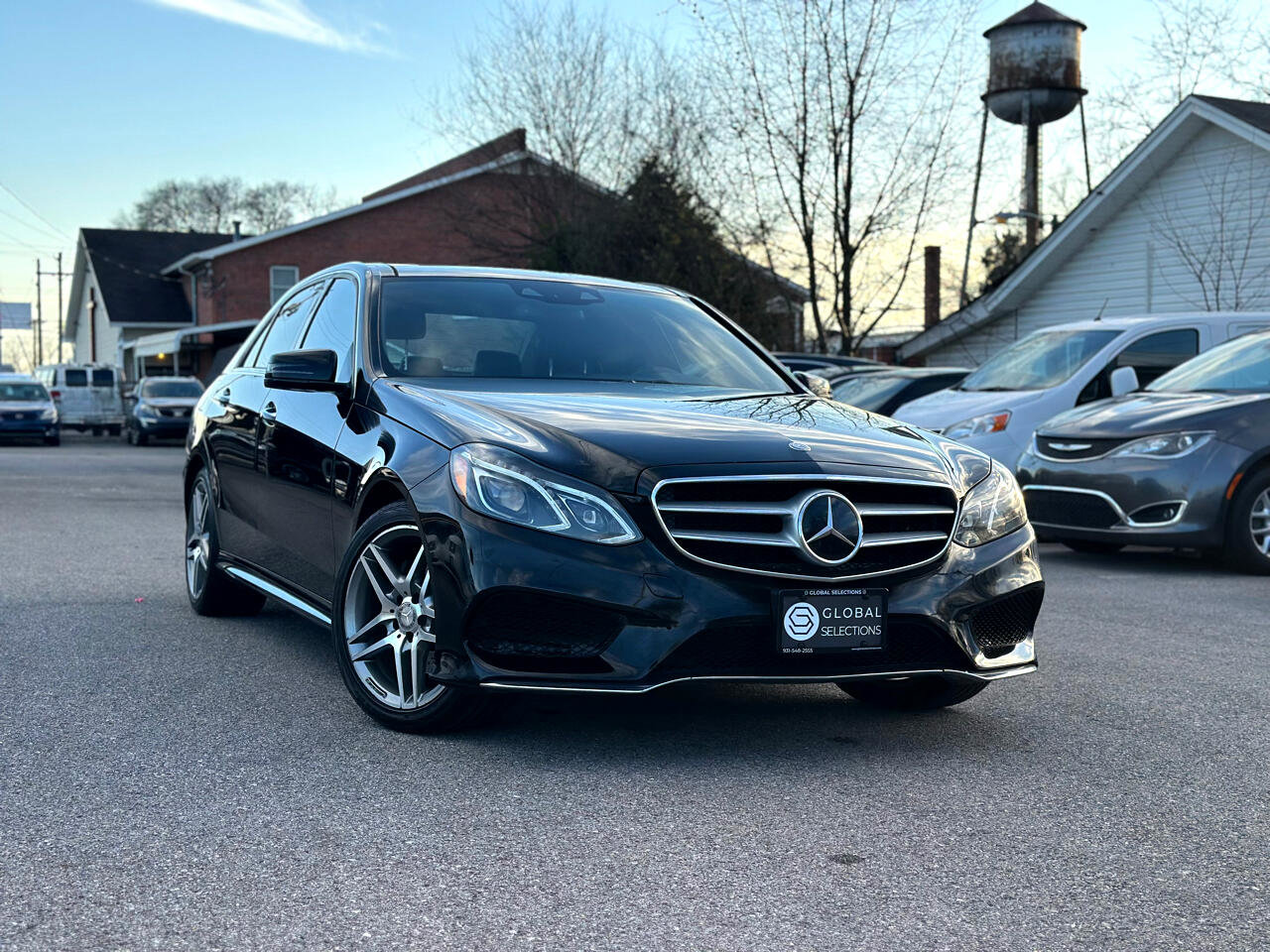 Used 2016 Mercedes-Benz E 400 Sedan image 2