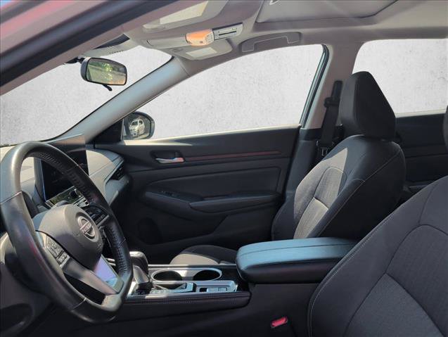 Used 2024 Nissan Altima 2.5 SV w/ SV Premium Package FWD image 17