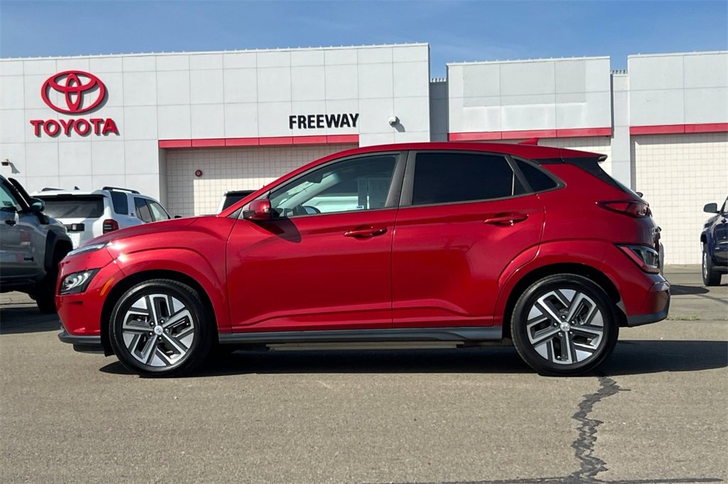 Used 2022 Hyundai Kona Limited image 9