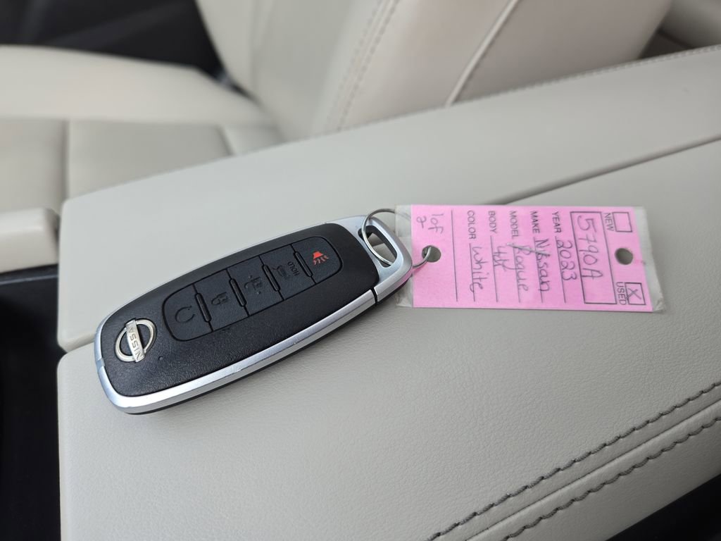 Used 2023 Nissan Rogue SL w/ SL Premium Package image 31