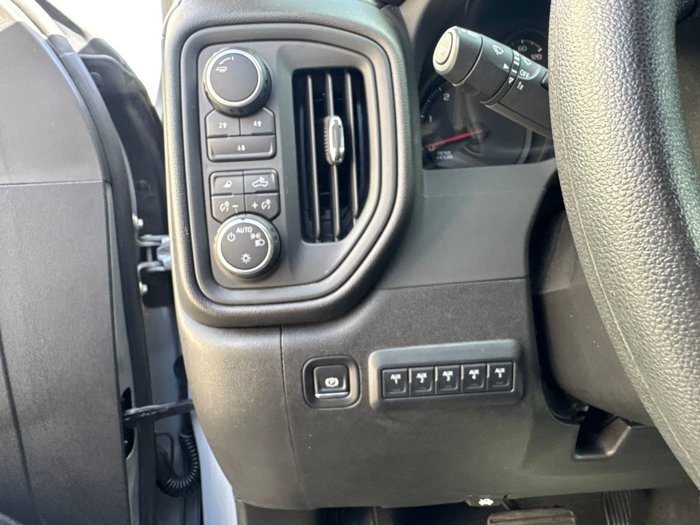 Used 2025 Chevrolet Silverado 2500 Custom w/ Custom Value Package AWD/4WD image 20