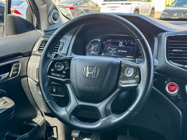 Used 2022 Honda Pilot Touring image 16