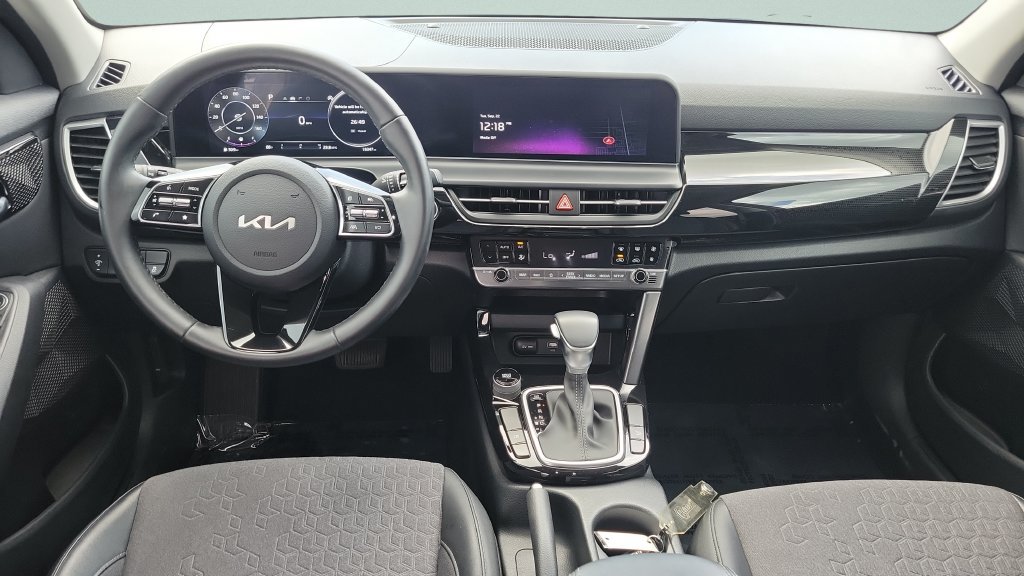 Used 2024 Kia Seltos S FWD image 11