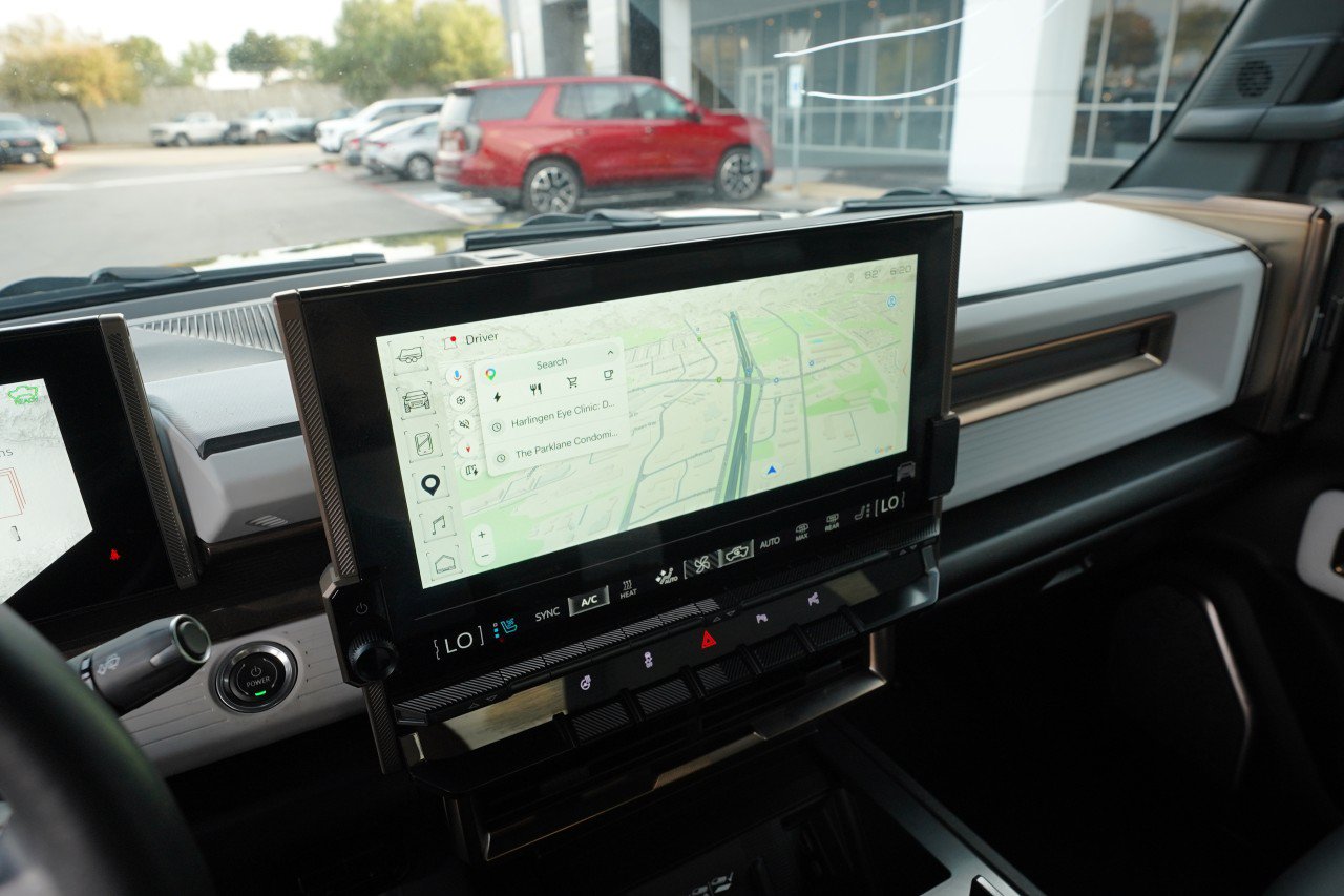 Used 2024 GMC Hummer EV 2X AWD/4WD image 12