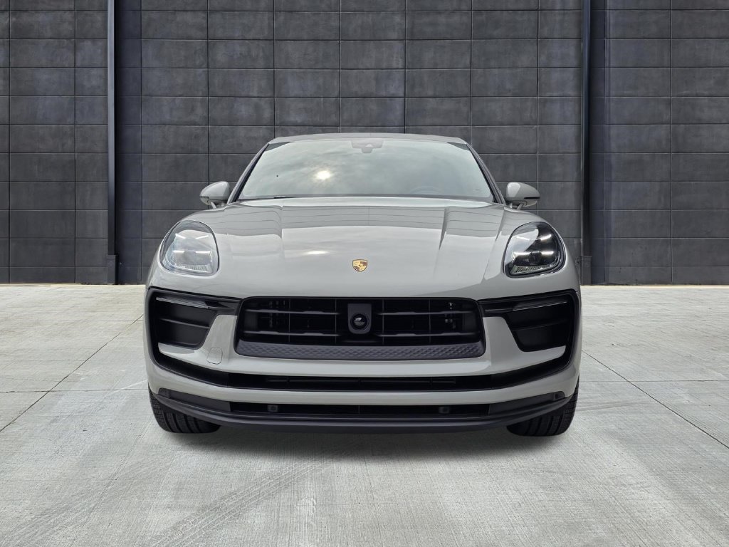 New 2026 Porsche Macan AWD/4WD image 9