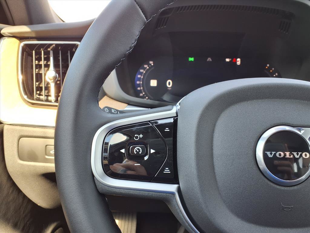 New 2026 Volvo XC60 B5 Plus w/ Protection Package Premier AWD/4WD image 19