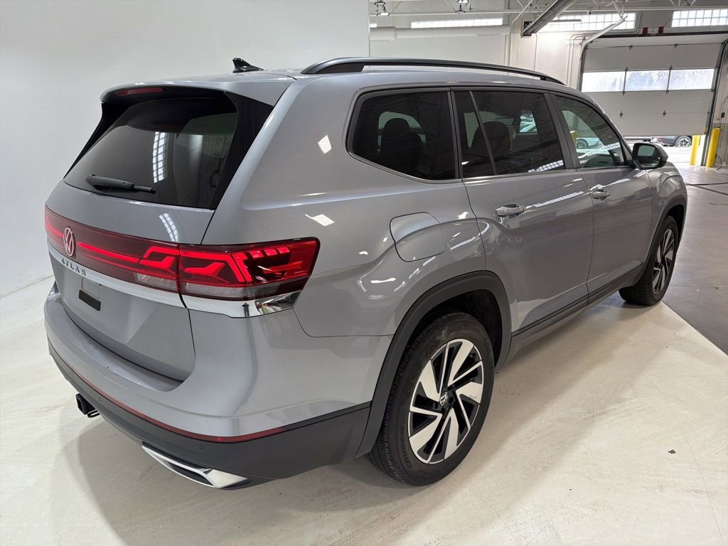 Used 2024 Volkswagen Atlas SE image 6