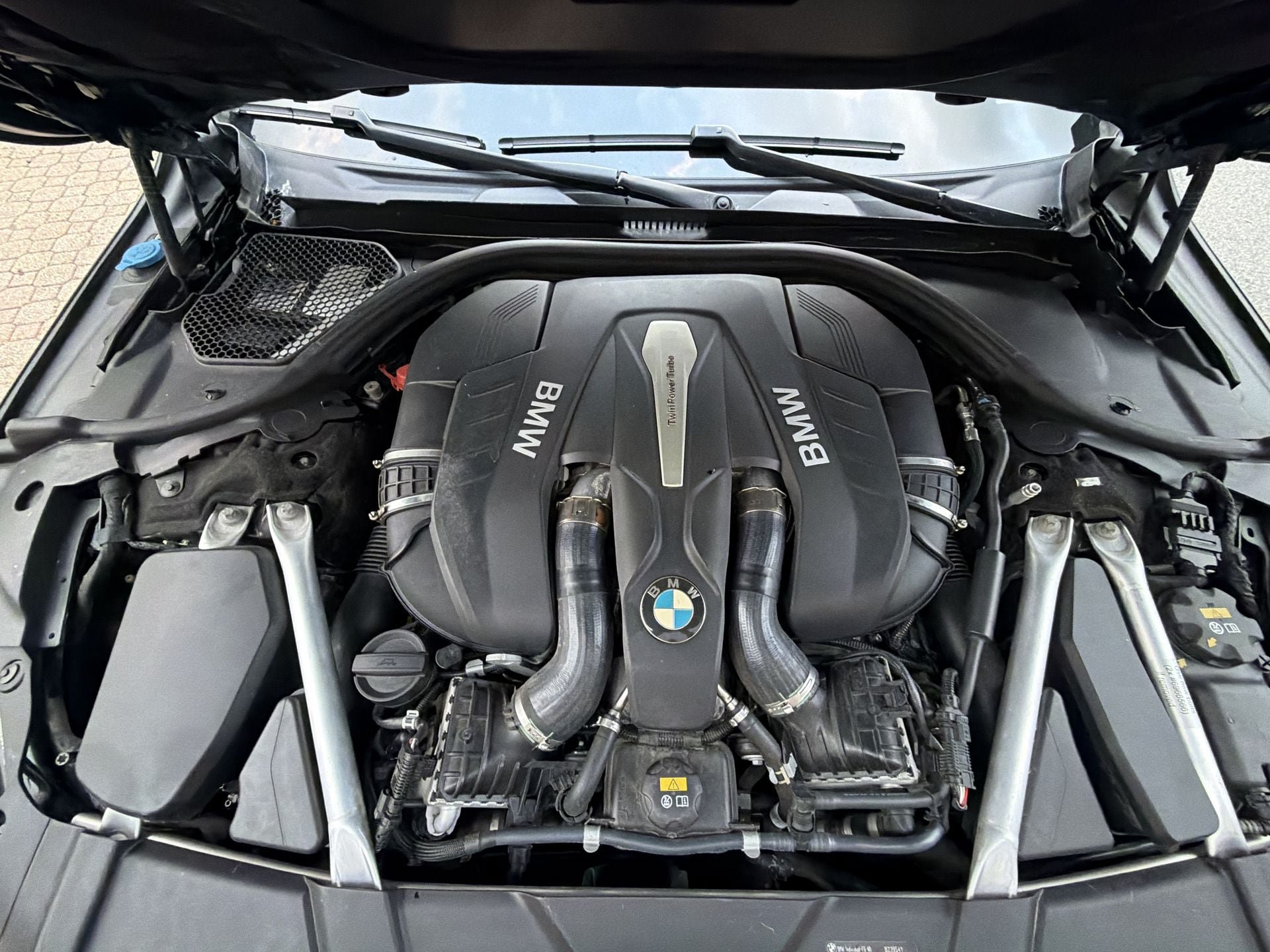 Used 2019 BMW 750i xDrive AWD/4WD image 18