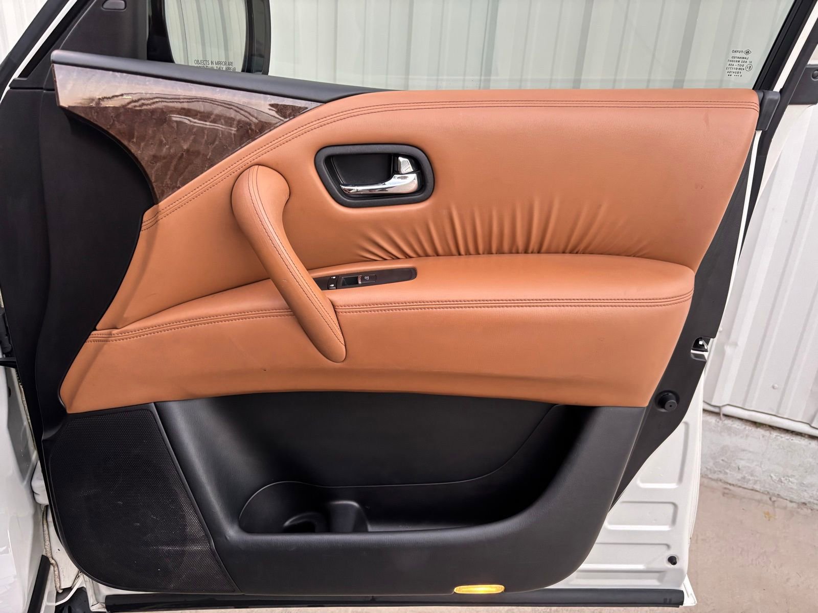 Used 2016 INFINITI QX80 2WD w/ Signature Edition Package image 38