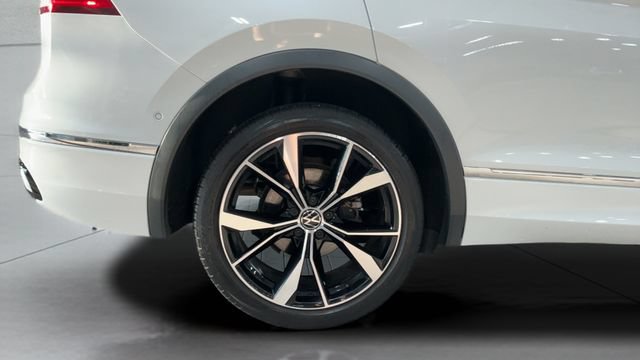 Certified 2023 Volkswagen Tiguan SEL R-Line AWD/4WD image 22