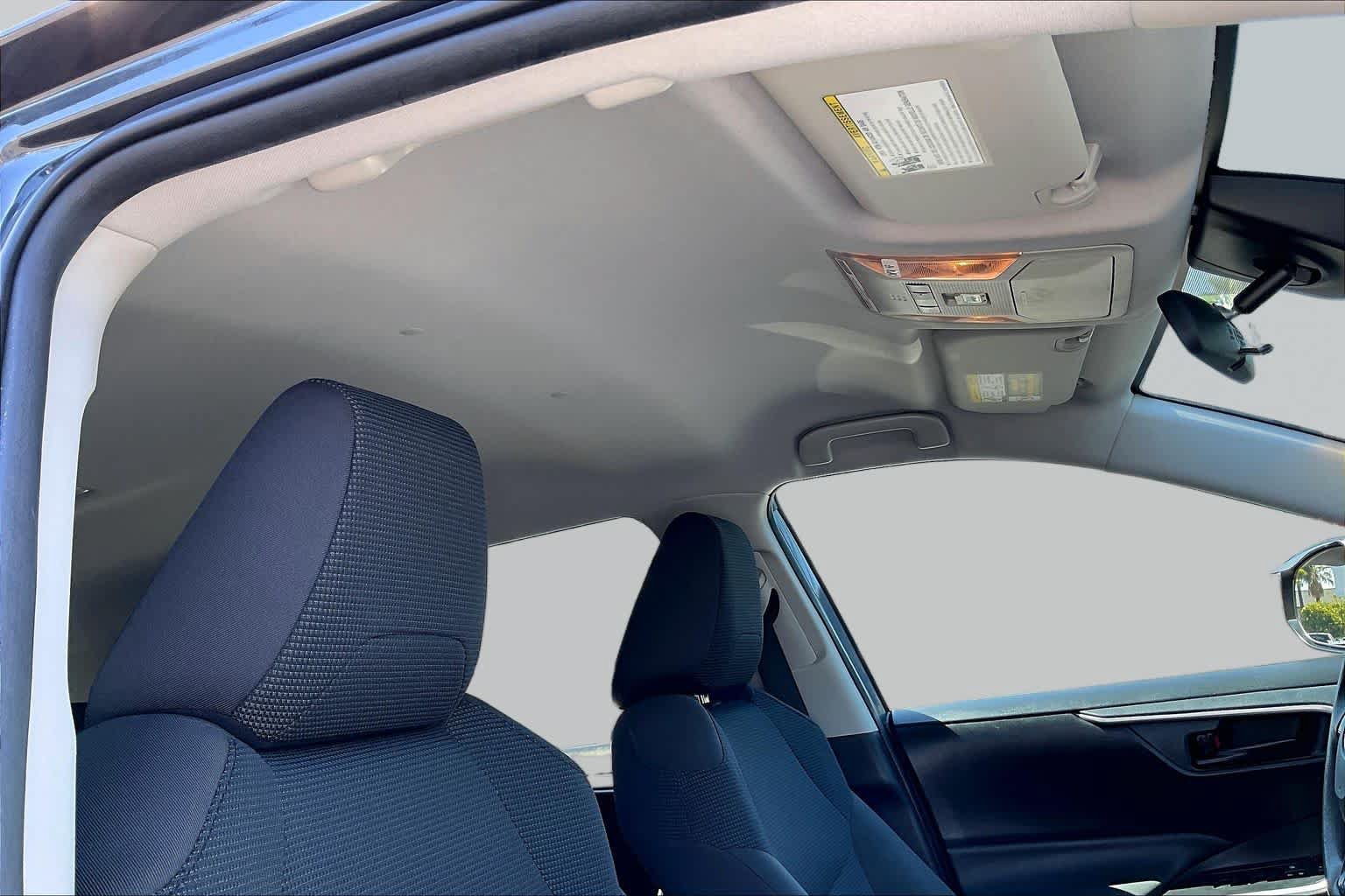 Used 2019 Toyota RAV4 LE w/ Carpet Mat Package FWD image 13