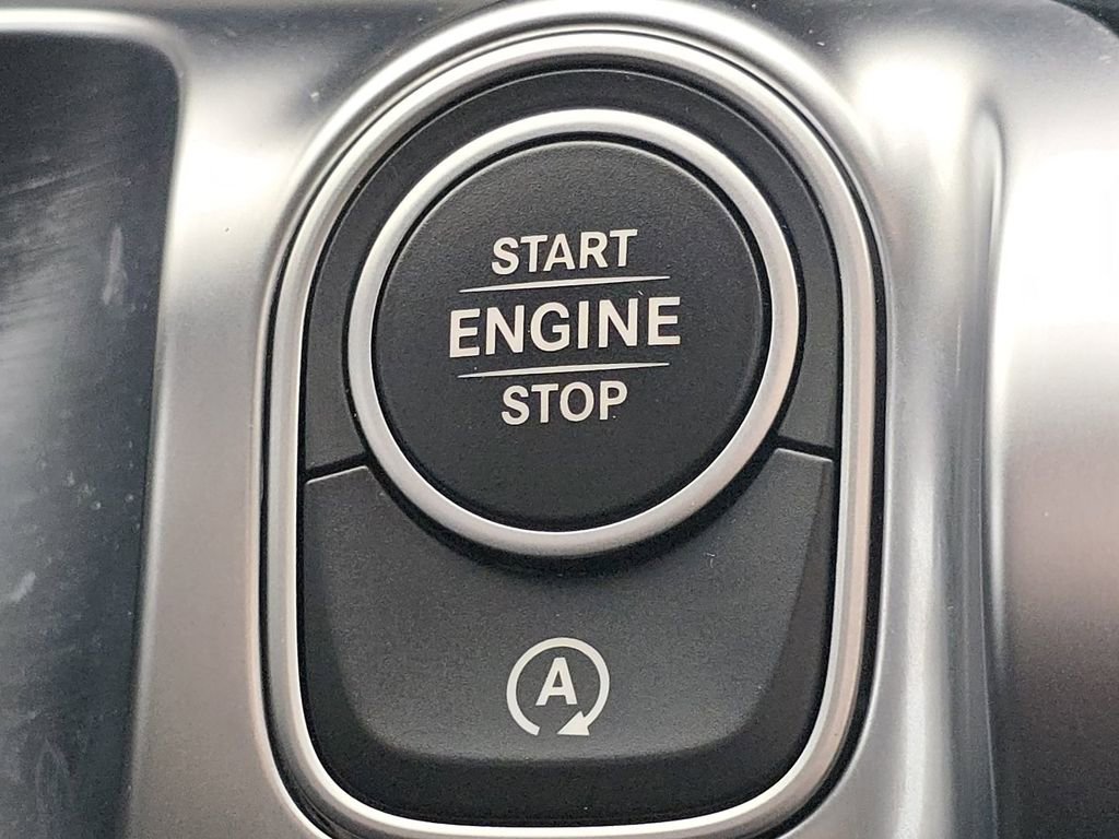 Used 2023 Mercedes-Benz GLB 250 GLB 250 image 34