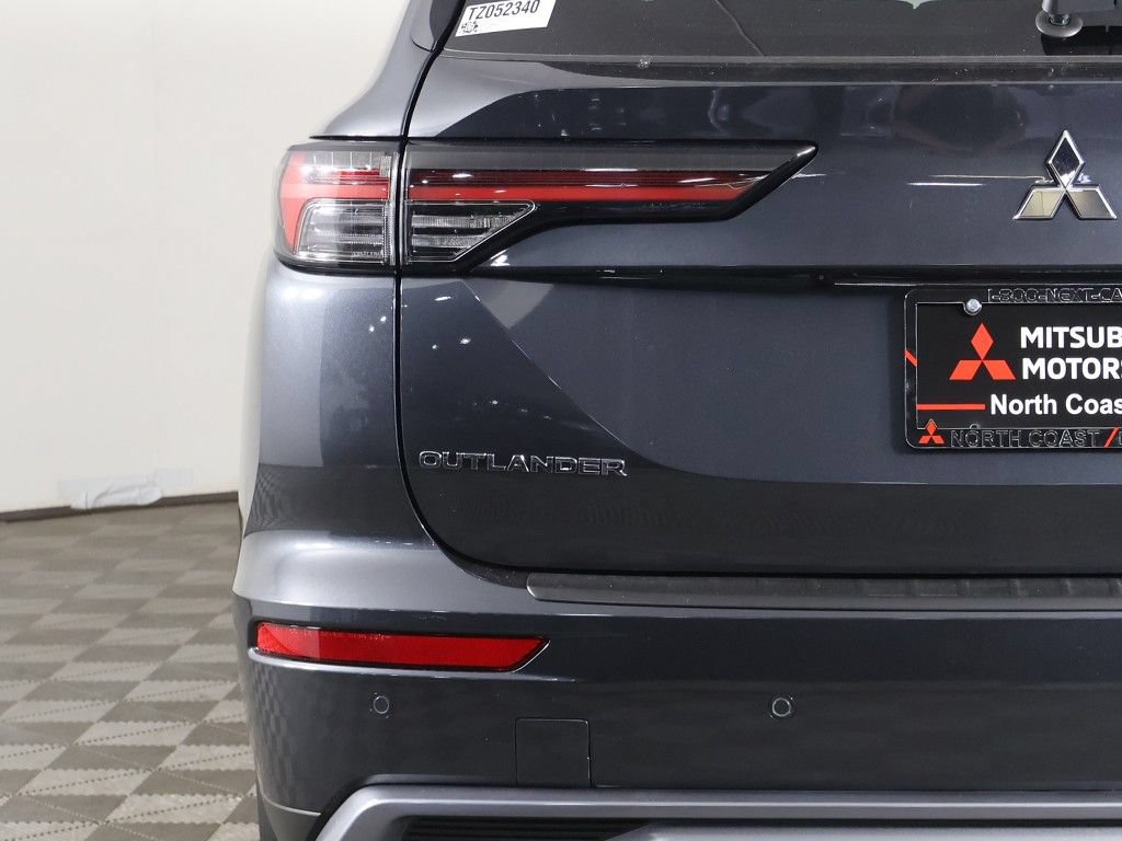 New 2026 Mitsubishi Outlander SE FWD image 17
