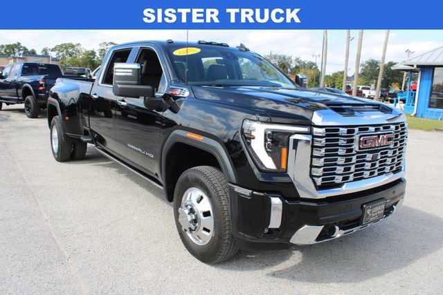 Used 2025 GMC Sierra 3500 Denali w/ Denali Reserve Package image 16