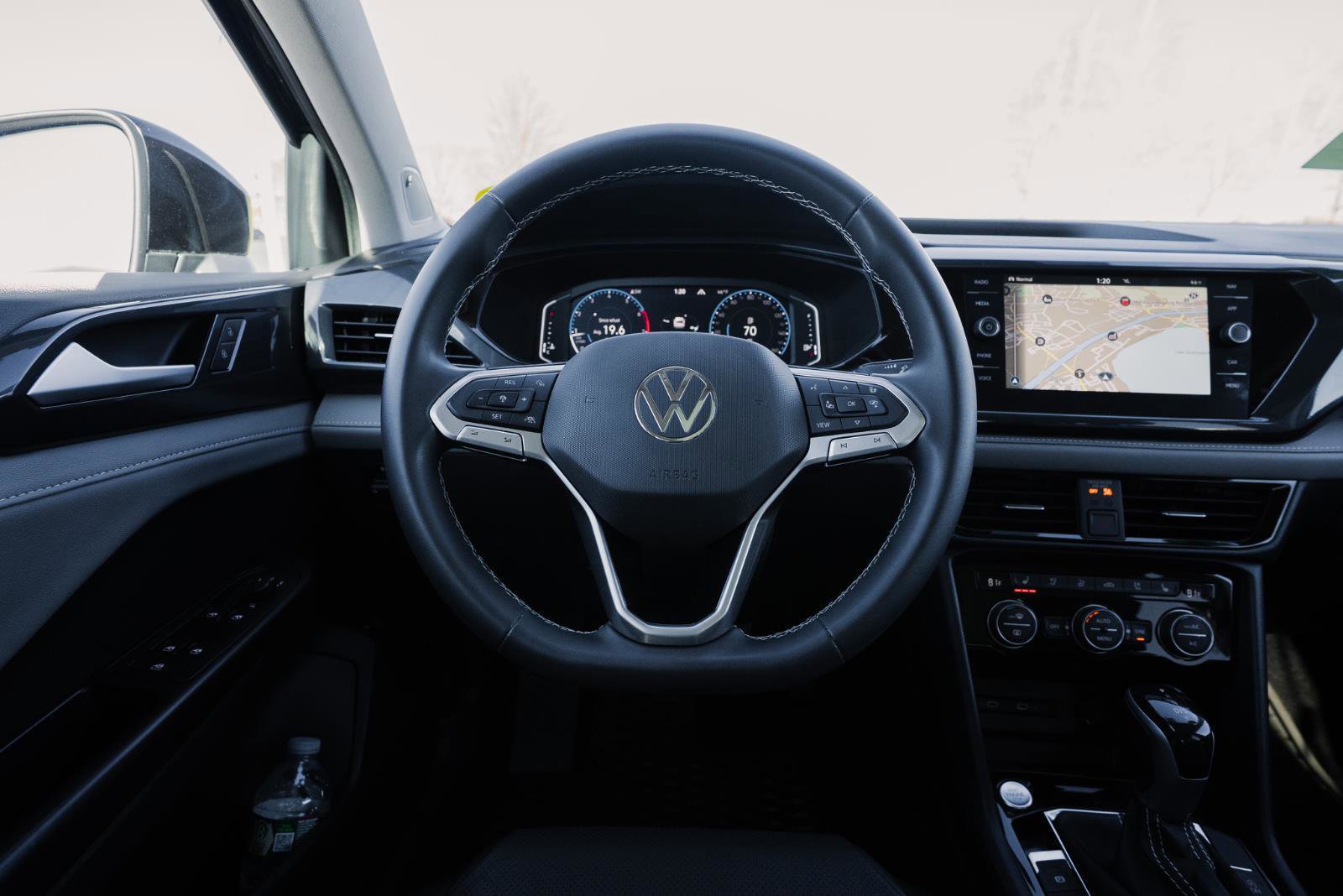 Used 2022 Volkswagen Taos SEL w/ Panoramic Sunroof Package image 28