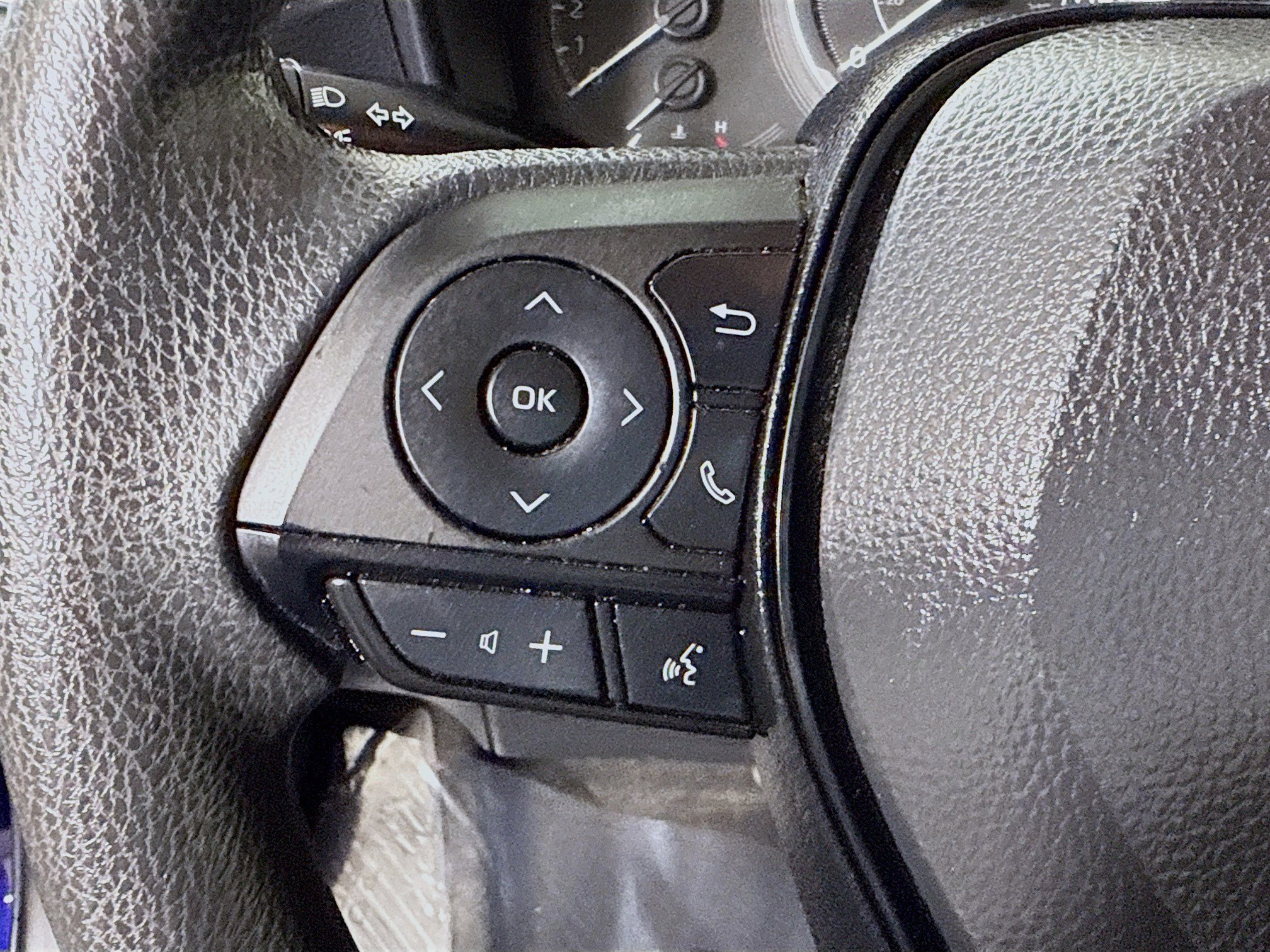 Used 2021 Toyota Corolla LE image 14