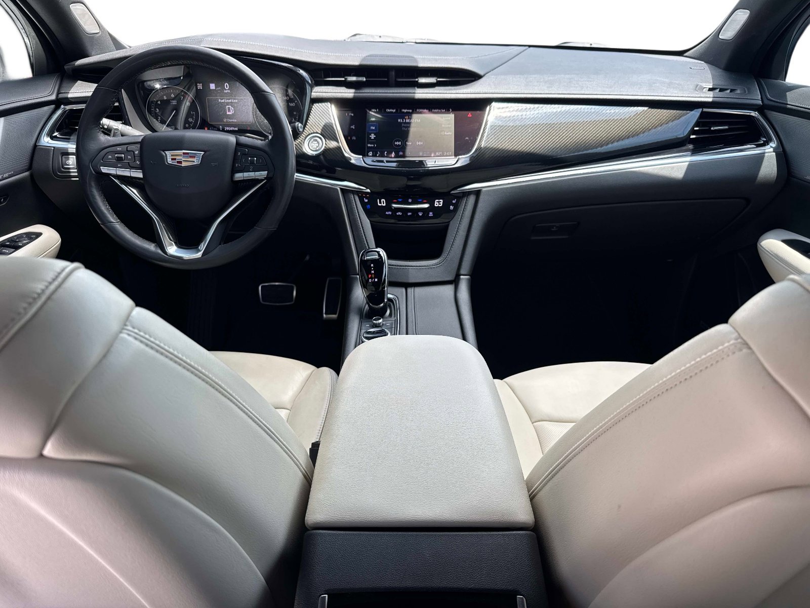 Used 2023 Cadillac XT6 Sport w/ Technology Package AWD/4WD image 17