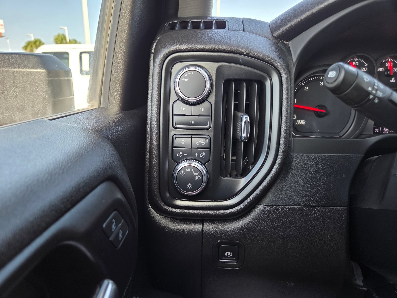 Used 2024 GMC Sierra 3500 Pro AWD/4WD image 40