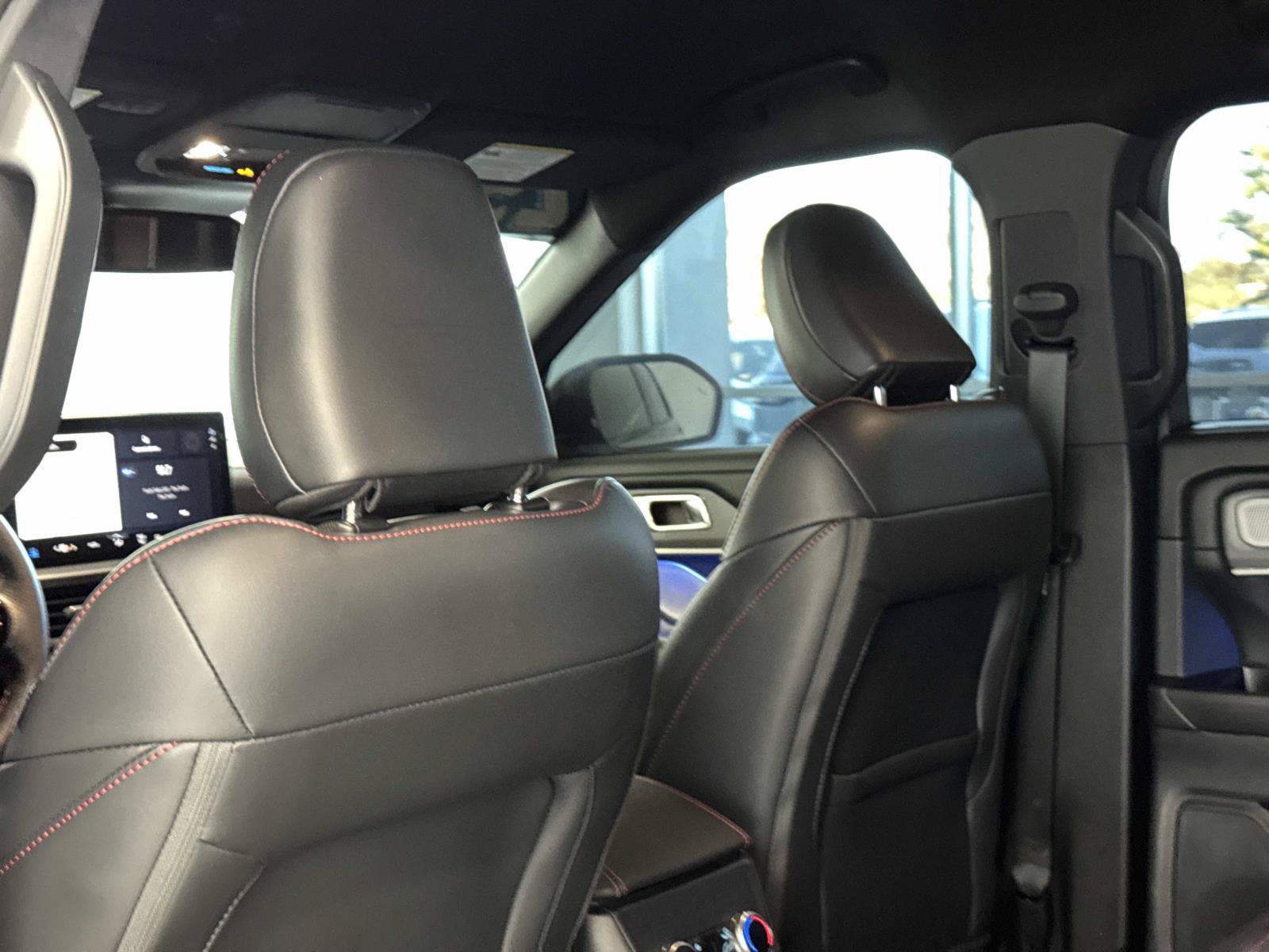Used 2025 Ford Explorer ST RWD image 7