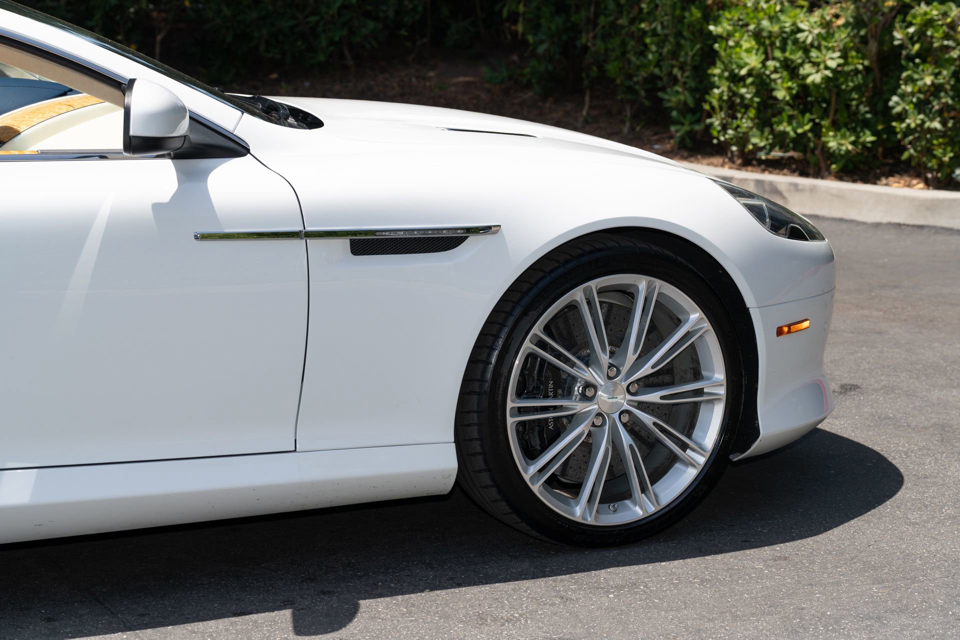 Used 2012 Aston Martin Virage Coupe RWD image 8