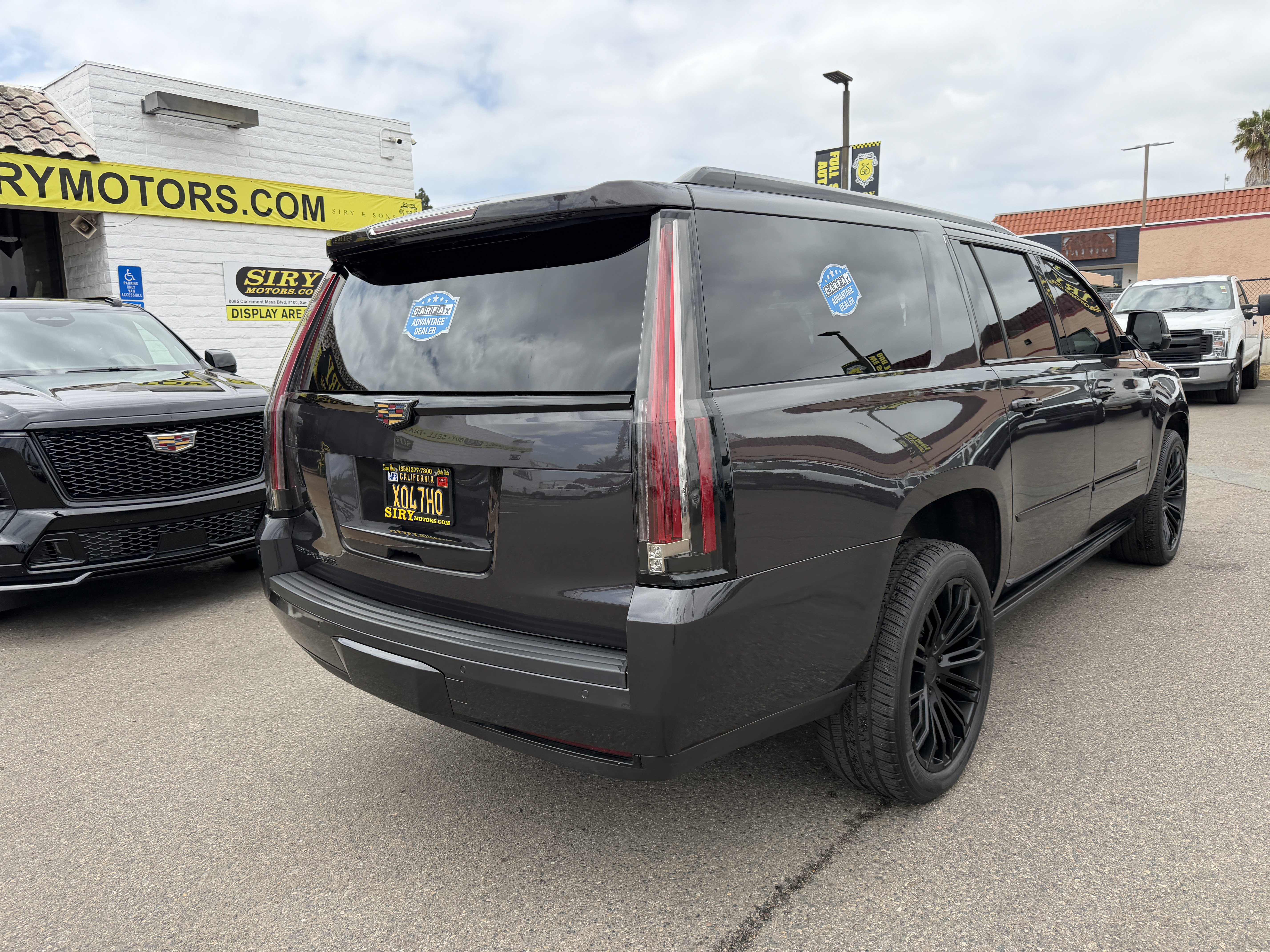 Used 2016 Cadillac Escalade ESV Premium AWD/4WD image 3