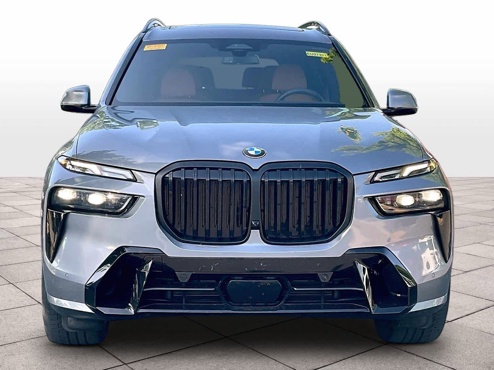 Used 2023 BMW X7 xDrive40i w/ M Sport Package AWD/4WD image 3