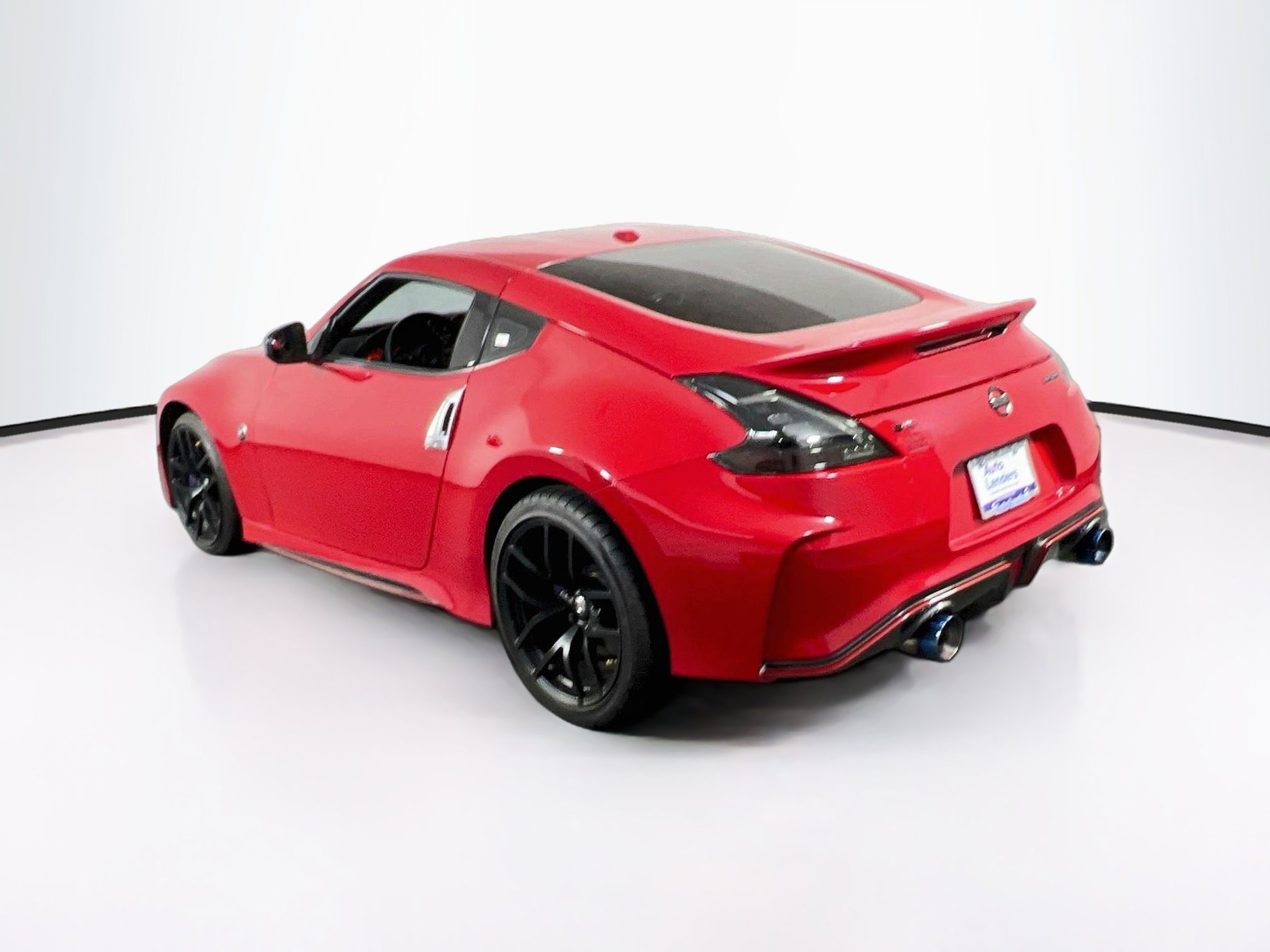 Used 2017 Nissan 370Z NISMO RWD image 7