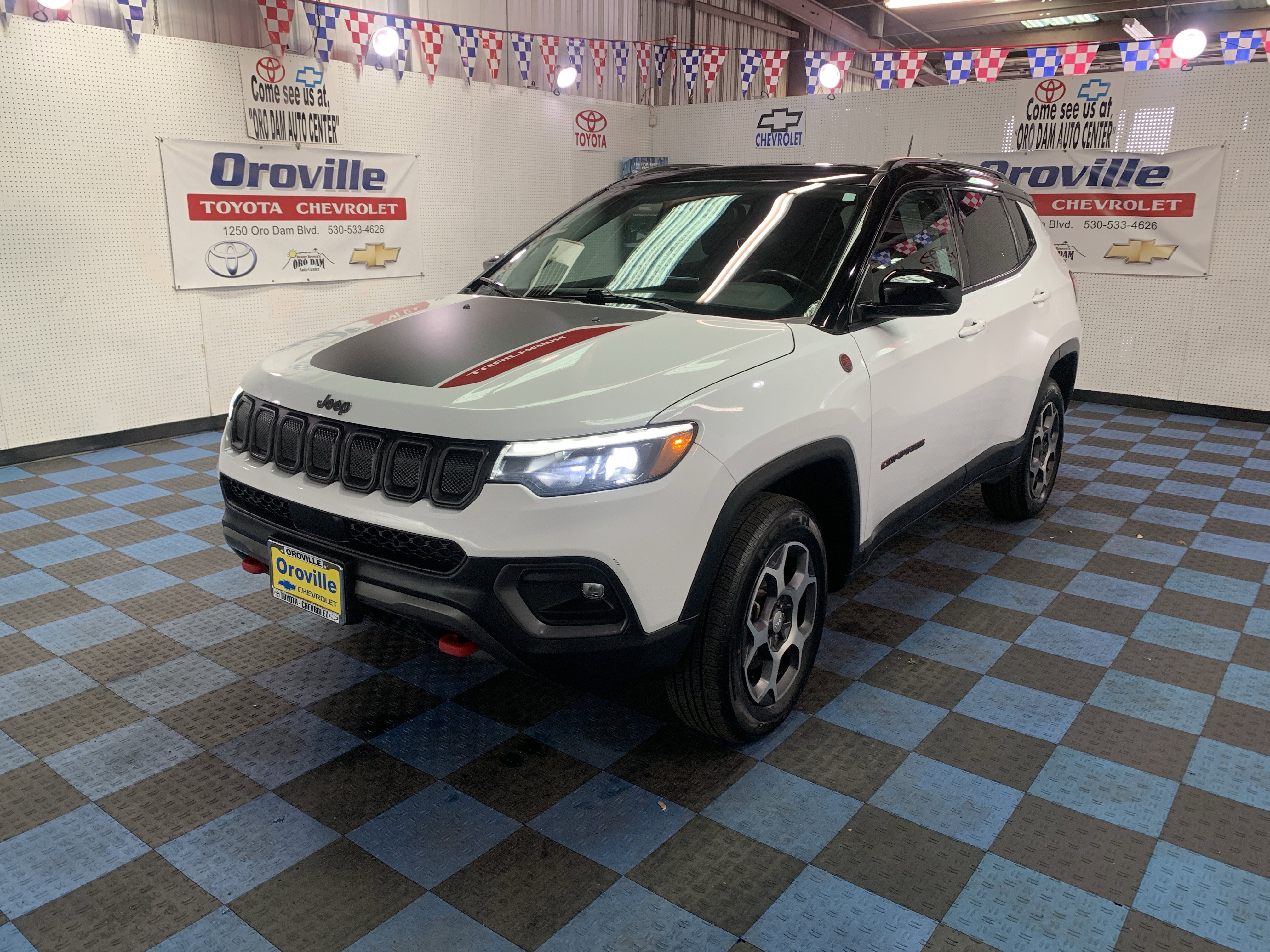 Used 2022 Jeep Compass Trailhawk w/ Trailhawk Elite Group image 1