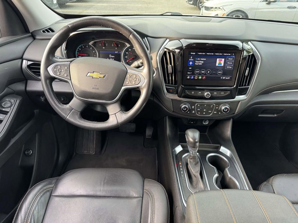 Used 2021 Chevrolet Traverse LT AWD/4WD image 16